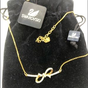 Swarovski Bow Necklace Gold tone.